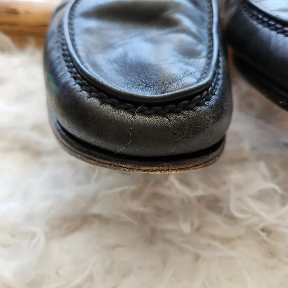 Bally classic black leather heeled loafers